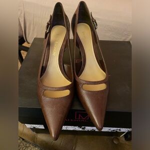 Beautiful brown leather pumps